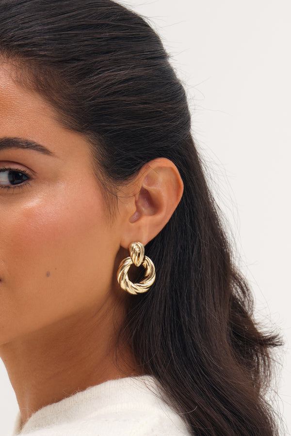 MOOD GOLD PLATE RIDGE DOOR KNOCKER EARRING