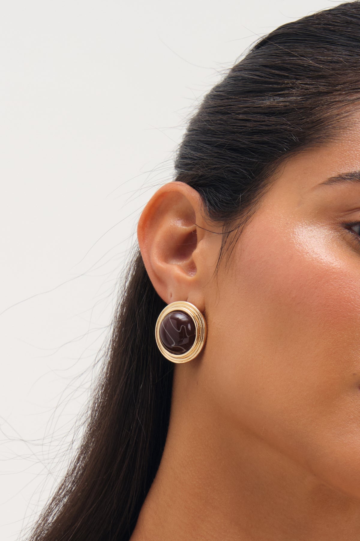MOOD GOLD PLATE RESIN STUD EARRING