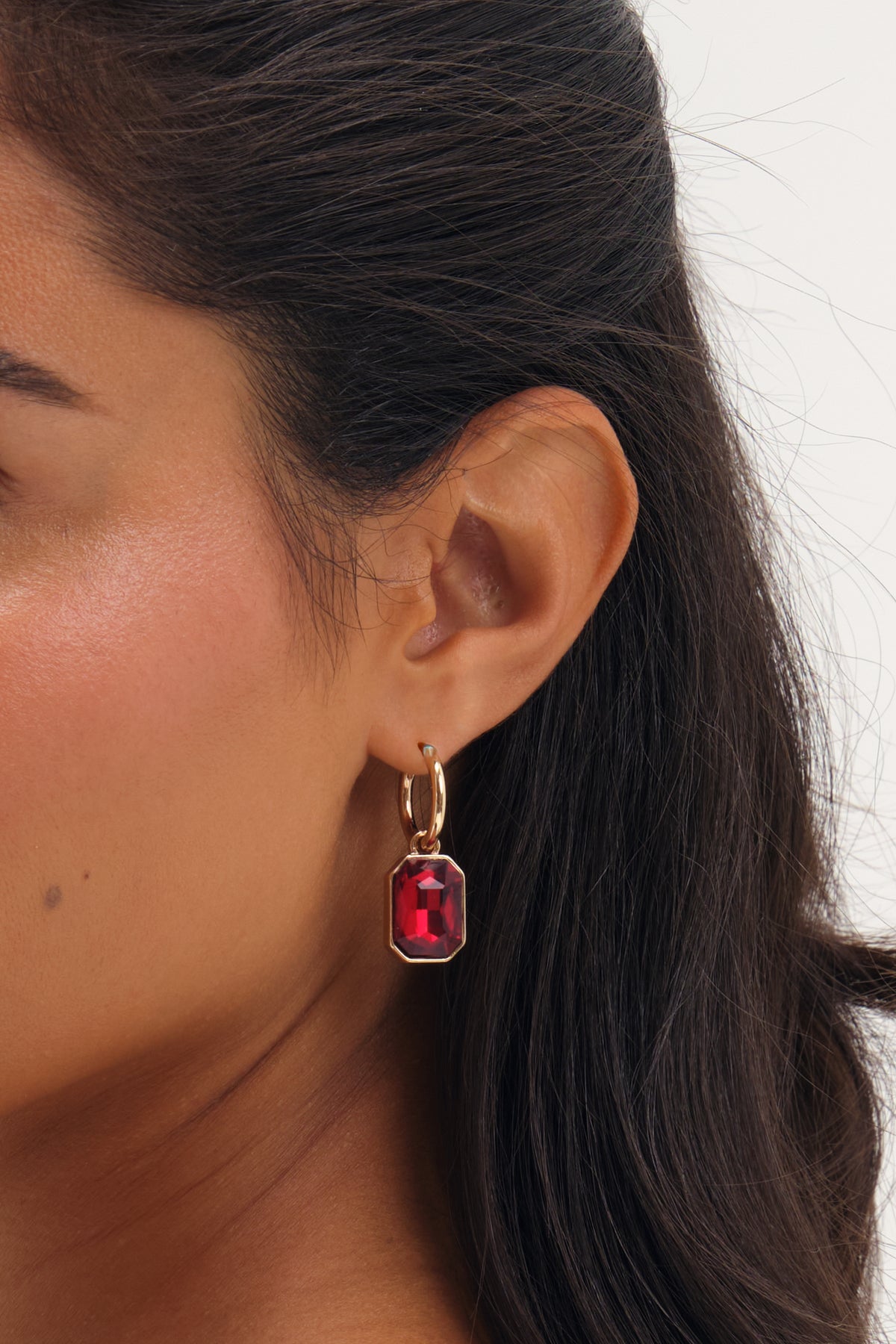 MOOD GOLD PLATE AND RED CRYSTAL DROP EARRING