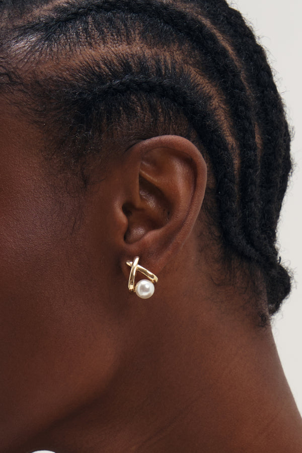 MOOD GOLD PLATE AND PEARL EARRING