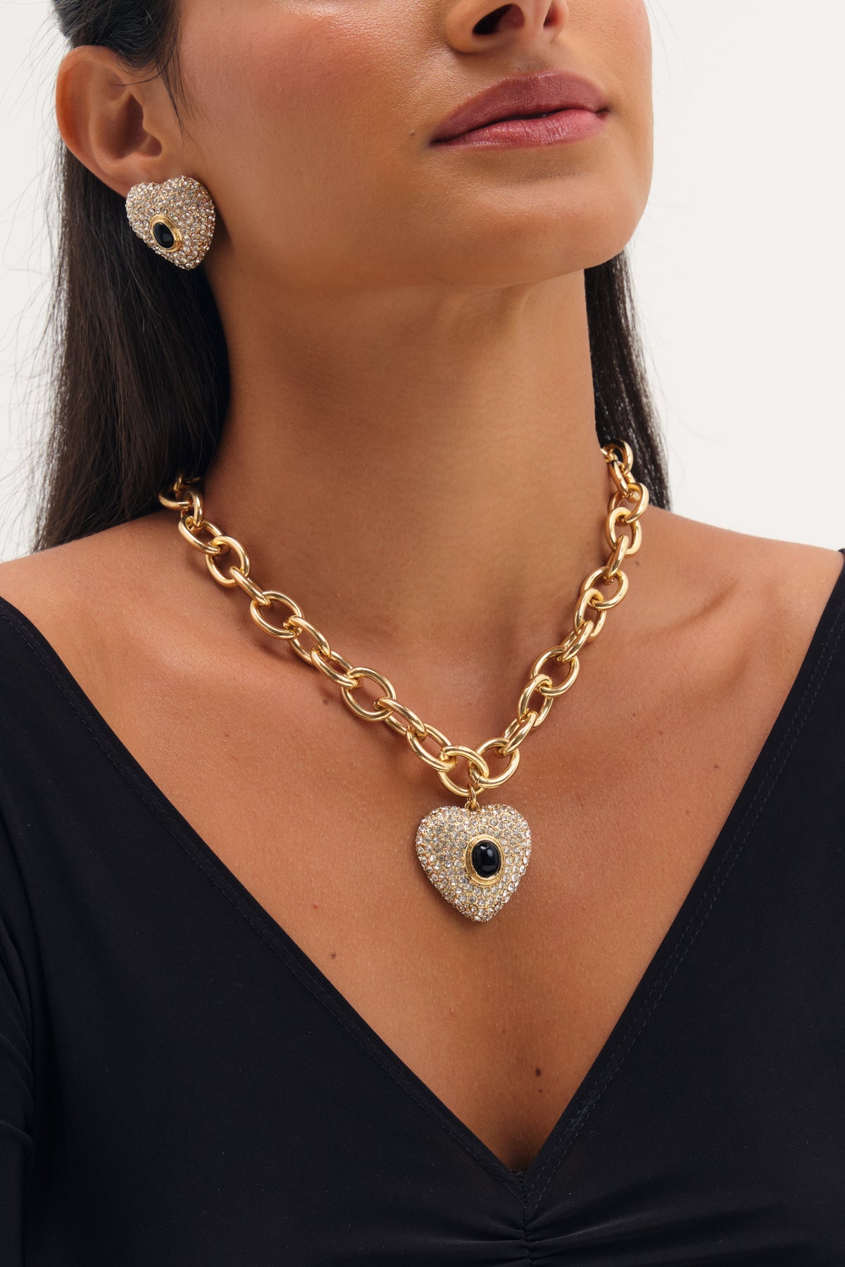 MOOD GOLD PLATE PAVE AND JET STONE HEART CHAIN NECKLACE
