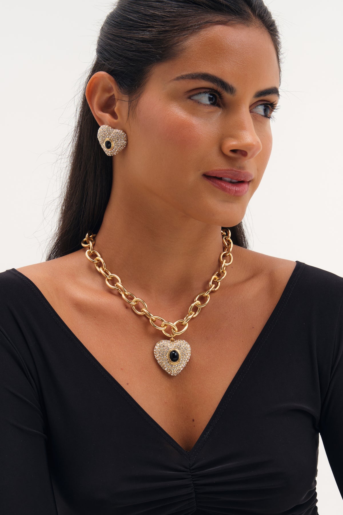 MOOD GOLD PLATE PAVE AND JET STONE HEART CHAIN NECKLACE