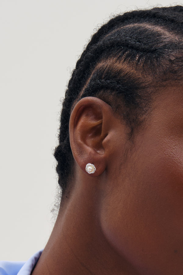 Cubic Zirconia Pearl Halo Twist Stud